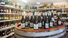 Flaschensortiment im Laden